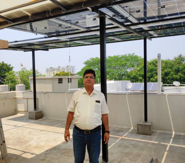 Image of customer enjoying free electricity with PM Surya Ghar Yojana subsidy.