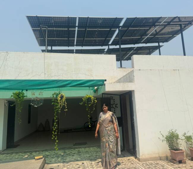 Image of customer enjoying free electricity with PM Surya Ghar Yojana subsidy.